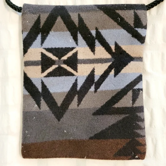 Small wool like cross body bag - Picture 5 of 6